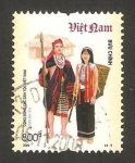 Stamps Vietnam -  traje típico de co