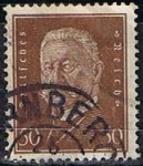 Stamps Germany -  Scott  381   Pres. Paul von Hindenburg (3)