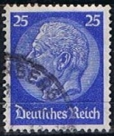 Stamps Germany -  Scott  395  Von Hindenburg (8)