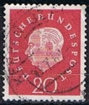 Sellos de Europa - Alemania -  Scott  795  Pres. Theodor Heuss (4)