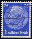 Stamps Germany -  Scott  395  Pres. Von Hindernburg (2)