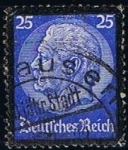 Stamps Germany -  Scott  425  Pres. Von Hindernburg