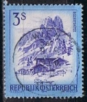 Stamps Austria -  Scott  963  Bischofsmutze Salzburg (5)