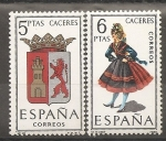 Stamps : Europe : Spain :  Escudo y traje típico (Cáceres)