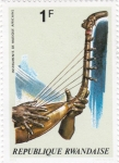 Stamps Rwanda -  Instrumentos de musica africanos