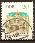 Stamps Germany -  Muro de pabellón de la Zwinger de Dresde (DDR) 