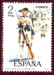 Sellos del Mundo : Europa : Espa�a : 1975 Uniformes militares. Fusilero del Regimiento de Asturias- Edifil:2278