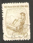 Stamps Vietnam -  Campesino trabajando el campo