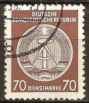 Stamps Germany -  Marca de servicio,circulo/derecha-DDR.