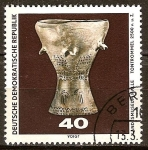 Stamps Germany -  Descubrimientos arqueológicos.Arcilla tambor (2500 aC)DDR.