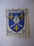 Sellos de Europa - Francia -  République Française - Escudo de la Provincia de saintonge