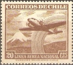 Sellos de America - Chile -  AEROPLANO  SOBRE  MONTAÑA  NEVADA