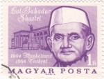 Sellos de Europa - Hungra -  Lal Bahadur Shastri 1904-1966 -político indio