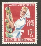 Stamps Germany -  Saar - 425 - Vendimiadora