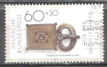 Stamps Germany -  Fondos de ayuda humanitaria. Trabajo con metal precioso. -Siglo 6 hebilla gótica del Este.