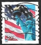 Sellos de America - Estados Unidos -  3775 - Bandera y estatua de La Libertad 