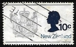 Stamps New Zealand -  Escudo de armas y la reina Elizabeth II