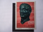 Sellos de Europa - Yugoslavia -  Busto de bronce