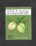 Stamps Vietnam -  769 - Nectarina (Melocotón)