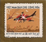 Sellos de Asia - Vietnam -  aviones en combate