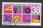 Stamps Germany -  981 - Tradiciones y Avances de la Artesanía