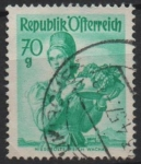 Stamps Austria -  Indumentaria d' Mujer: Lower