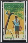 Sellos de Africa - Rep�blica del Congo -  Muchacho recojiendo Cocos