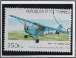 Sellos de Africa - Guinea -  Aviones: Piper J-3 Cub