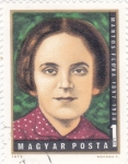 Sellos de Europa - Hungra -  Martos Flo'ra 1897-1938  química