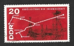 Sellos de Europa - Alemania -  871 - Mapa de Oleoducto y Campo Petrolero (DDR)