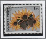 Stamps Hungary -  Insectos Polinizadores. Mariposa d' almirante rojo y Magaritas