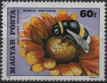 Stamps Hungary -  Insectos Polinizadores. Bumblebee y Blanketflower