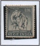 Sellos de Asia - India -  Elefante konarak