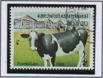 Sellos de Asia - Laos -  Vacas, Granjas