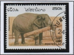 Stamps Laos -  Elefantes, Adulto con tronco