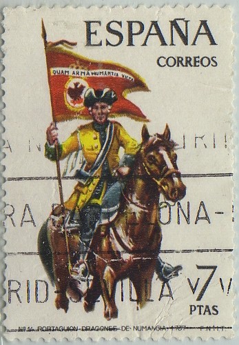 Uniformes militares-portaguin de Dragones de Numancia,(1737)-1974