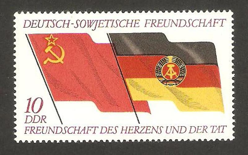 25 anivº de la amistad germano-sovietica, banderas de la URSS y RDA