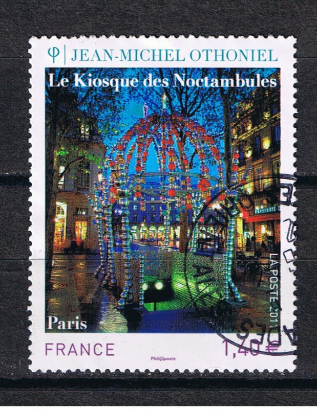 Jean Michel Othoniel   Le Kiosque des Noctambules,  París.