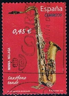 4550 (2)  Saxsofono tenor