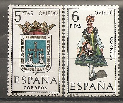 Escudo y traje típico (Oviedo)