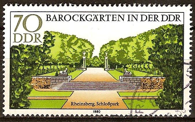 Jardines barrocos.Parque del castillo en Rheinsberg (DDR)