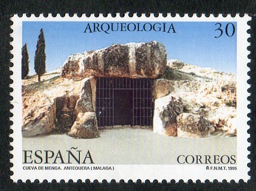 3396- Arqueología. Cueva de Menga, en Antequera ( Málaga ).