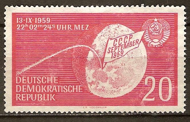 Aterrizaje cohete cósmico soviético en la luna (DDR).