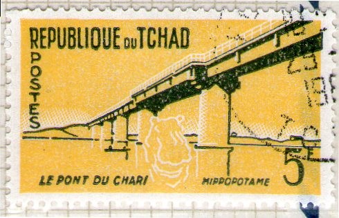 21 Le pont du Chari