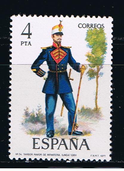 Edifil  2384  Uniformes militares.  