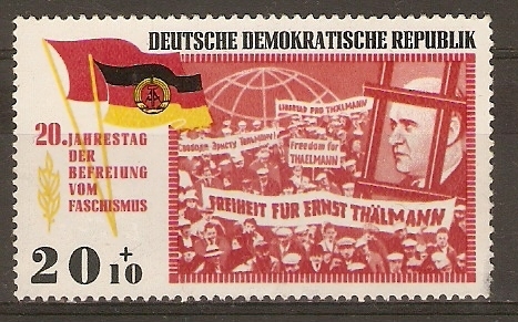 MANIFESTANTES  RECLAMANDO  LIBERACIÒN  DE  ERNST  THALMANN