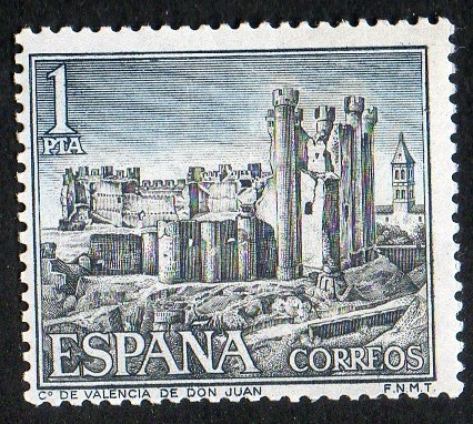 1977- Castllos de España. Valencia de don Juan ( León ).