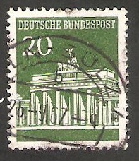 369 - Puerta de Brandeburgo, en Berlin, con número de control