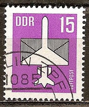 Correo aéreo.Avión y el sobre (las alas son parte de la dotación)DDR.