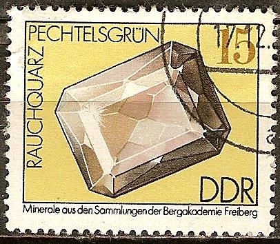 Cuarzo ahumado, minerales de las colecciones de Freiberg (RDA).